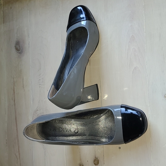 Heels - Picture 2 of 4